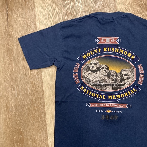 Mount Rushmore by Fred Harvey Blue T Shirt Size S
Good Condition - Picture 2 of 8